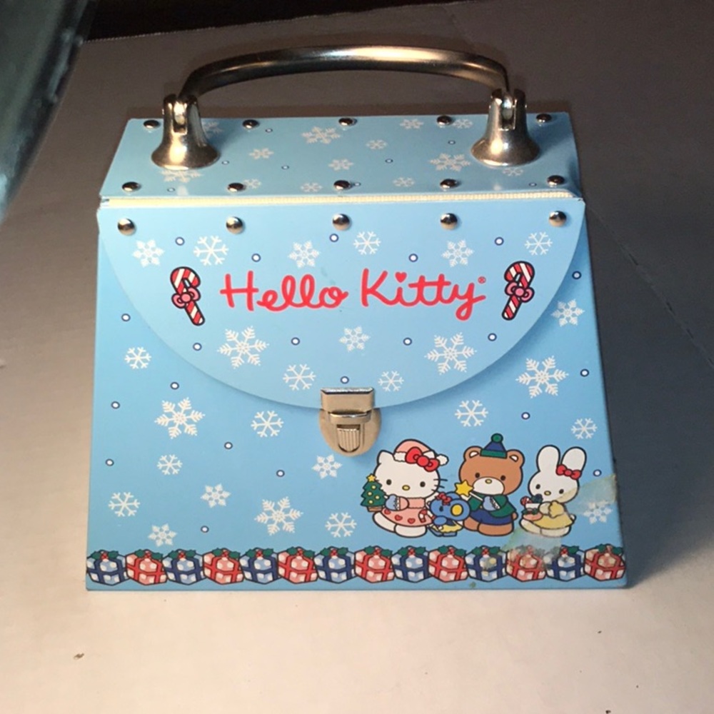 Hello Kitty tin bag